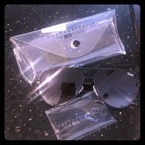 Quay desi fade mini sunglasses